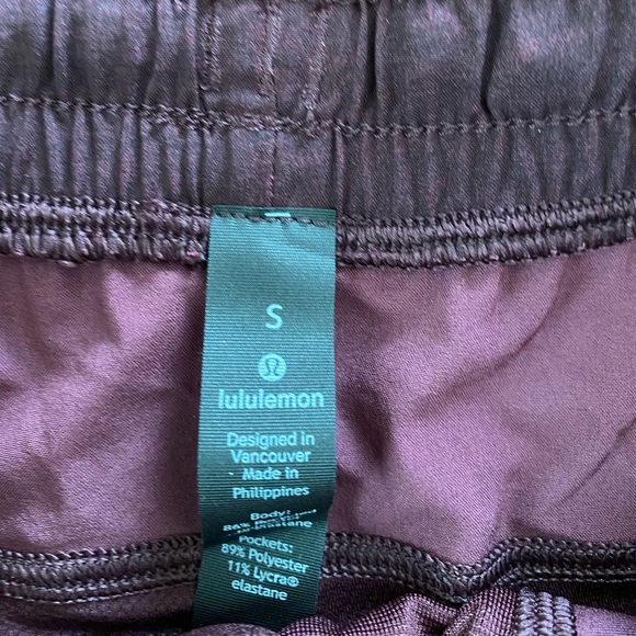 Lululemon Barry’s Bootcamp Pace Breaker Shorts 9’’ - Picture 4 of 7